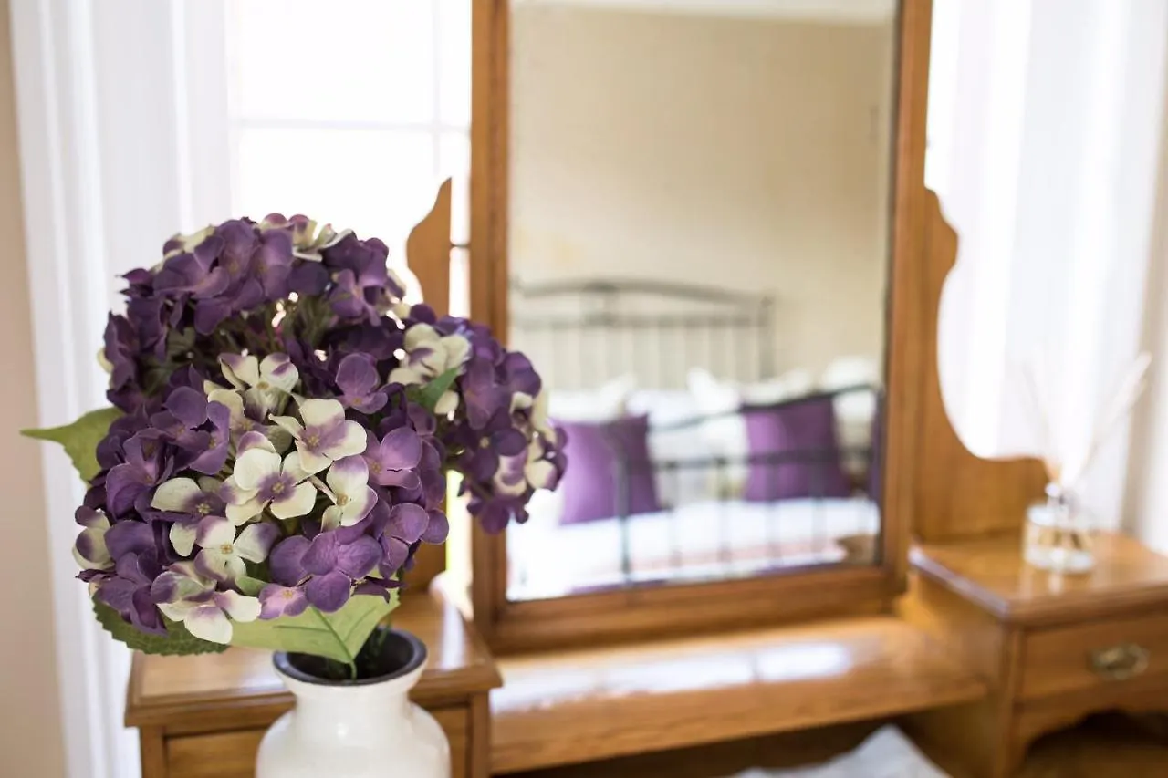 Holiday home Corner Cottage - Character, Charm, Great Location. Ringwood