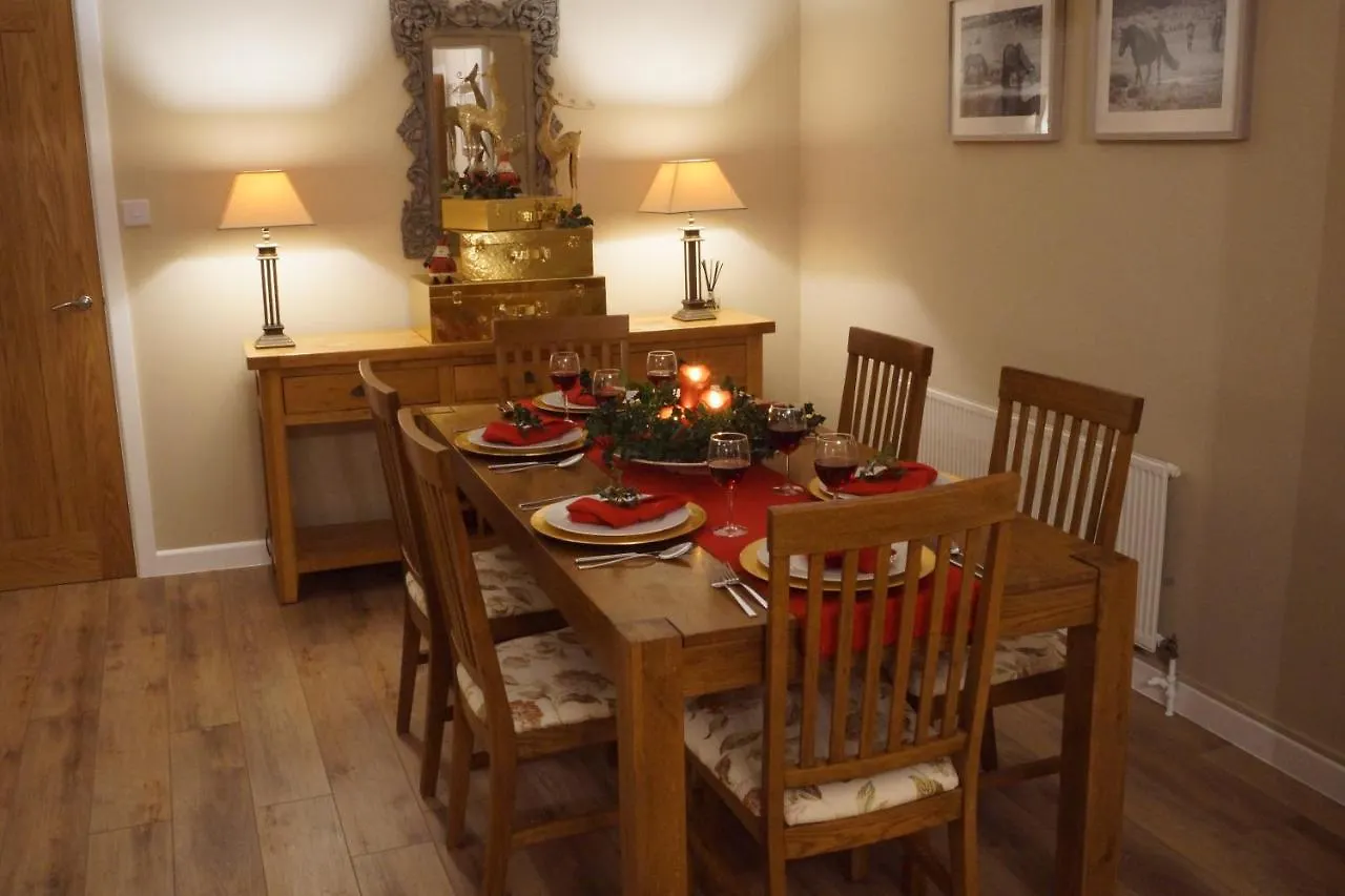 Corner Cottage - Character, Charm, Great Location. Ringwood Holiday home