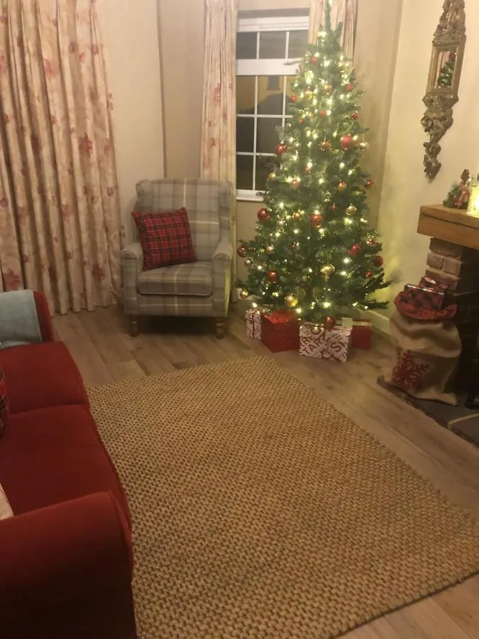 Holiday home Corner Cottage - Character, Charm, Great Location. Ringwood
